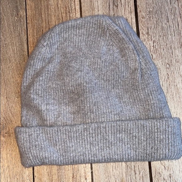 Everlane Accessories - Everlane Wool Carpenter beanie